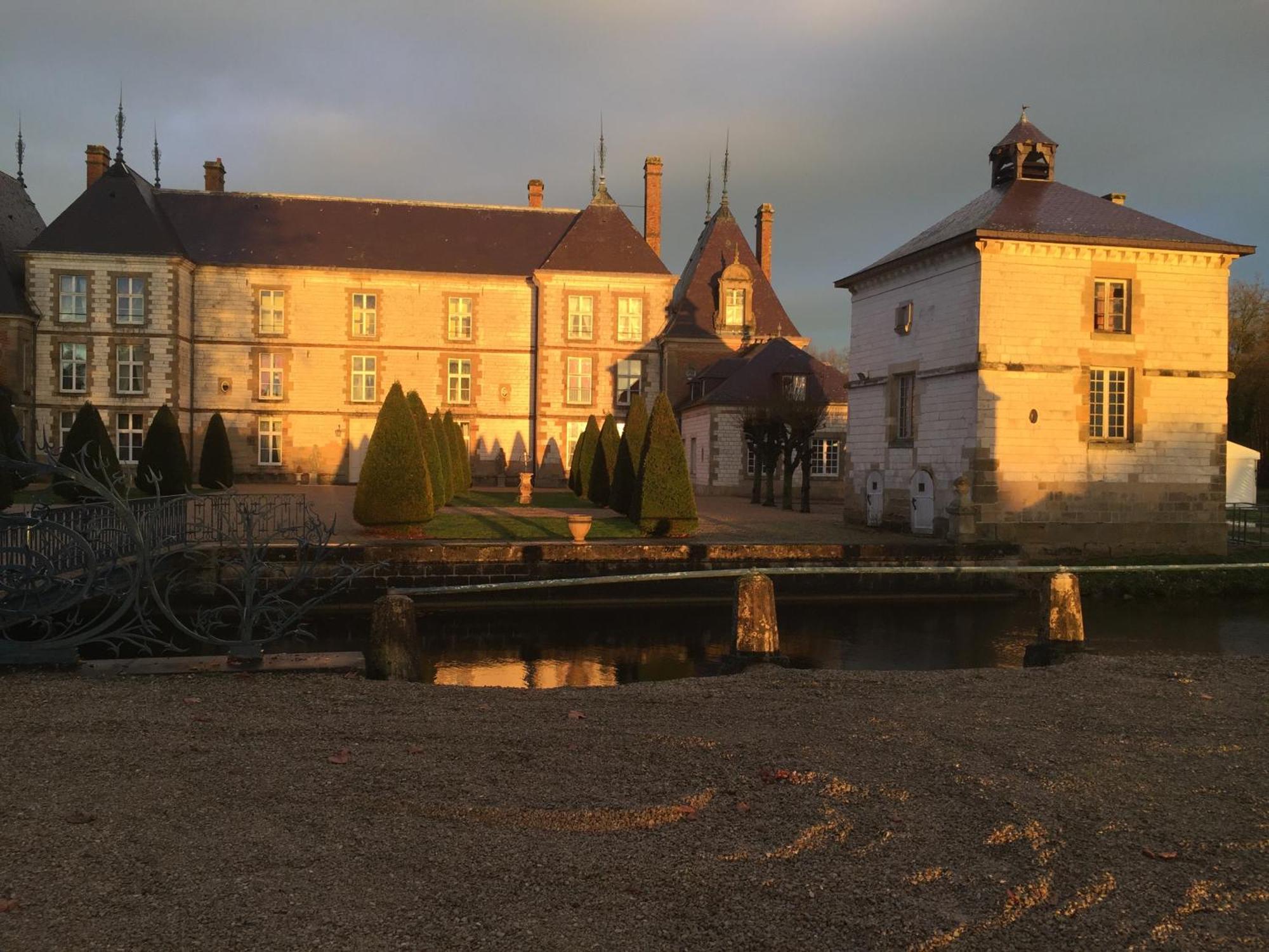 Chateau De Vitry-La-Ville ภายนอก รูปภาพ