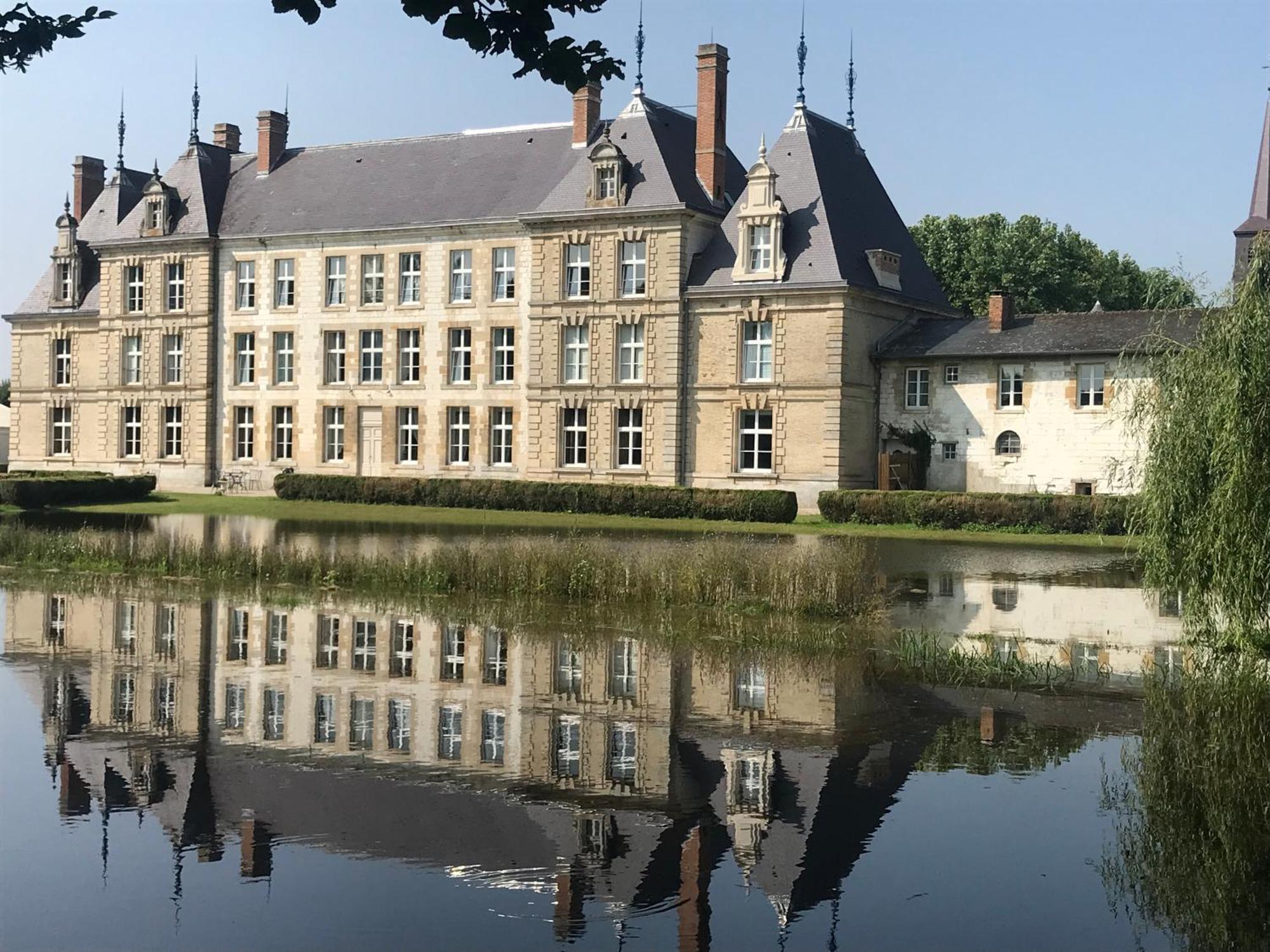 Chateau De Vitry-La-Ville ภายนอก รูปภาพ
